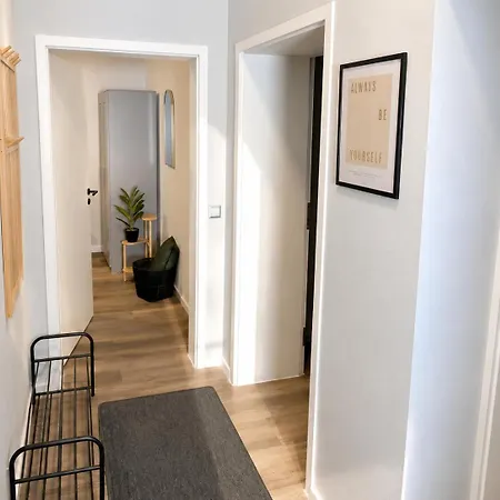 Apartment Moderne Und Komfortable 3-zimmer-wohnung In Einem Historischen Gebaeude Naehe Bahnhof Oberbarmen, Wuppertal