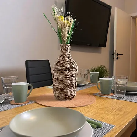 Moderne Und Komfortable 3-zimmer-wohnung In Einem Historischen Gebaeude Naehe Bahnhof Oberbarmen, *