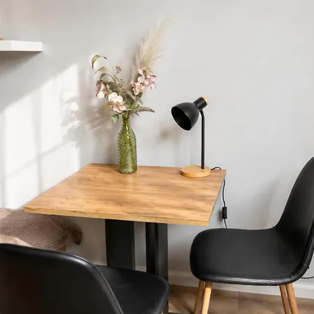 Moderne Und Komfortable 3-zimmer-wohnung In Einem Historischen Gebaeude Naehe Bahnhof Oberbarmen, アパート